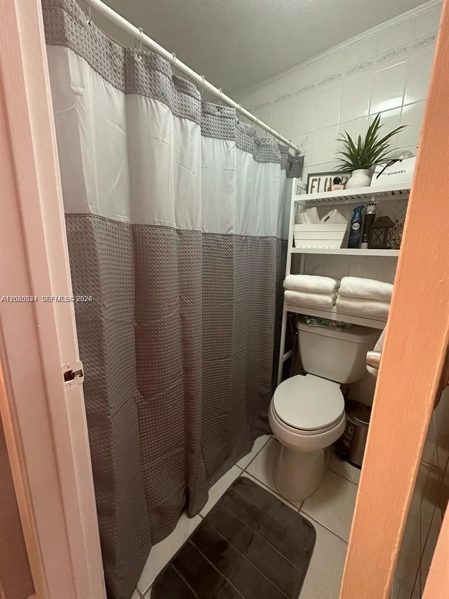460 E 23rd St #207 Hialeah, FL 33013