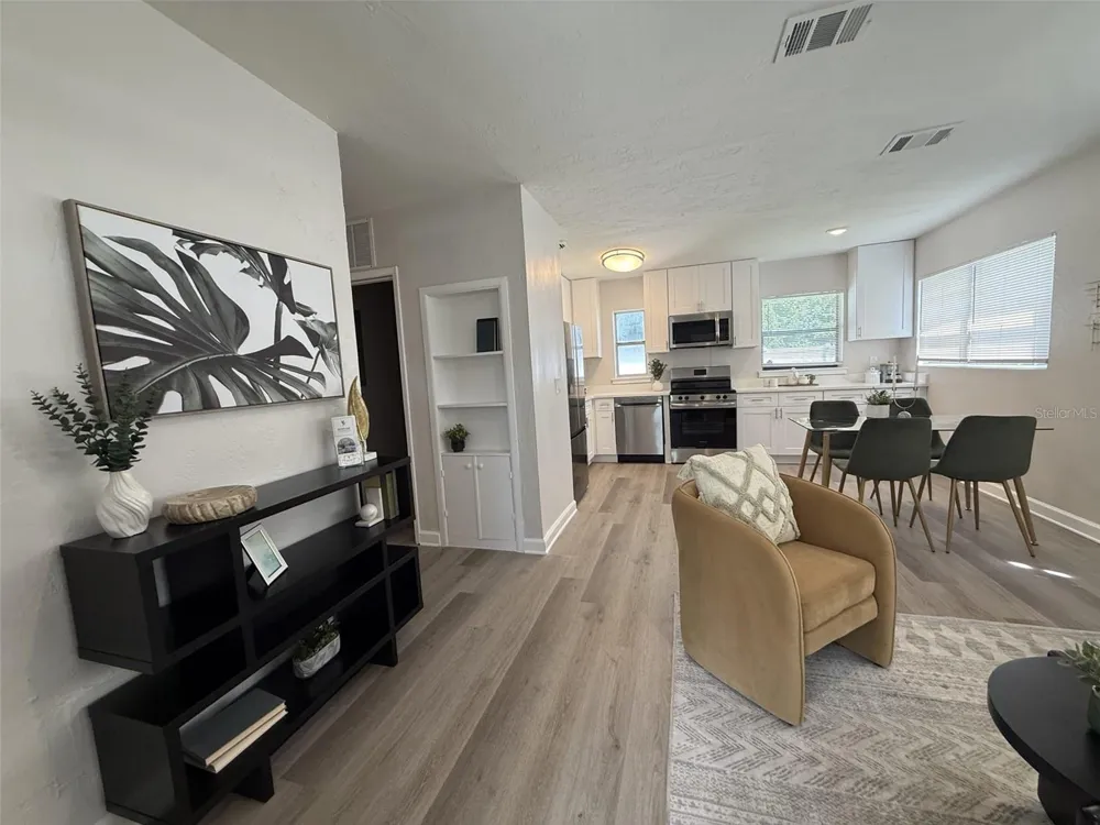327 BARBARA CIRCLE Belleair, FL 33756