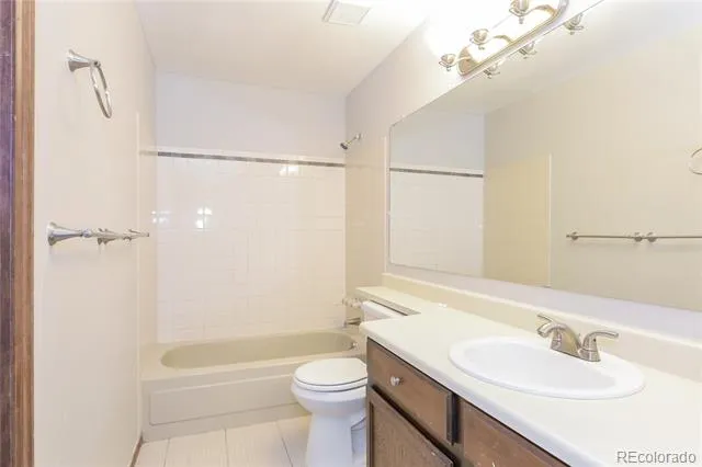 4050 S Espana Way Aurora, CO 80013