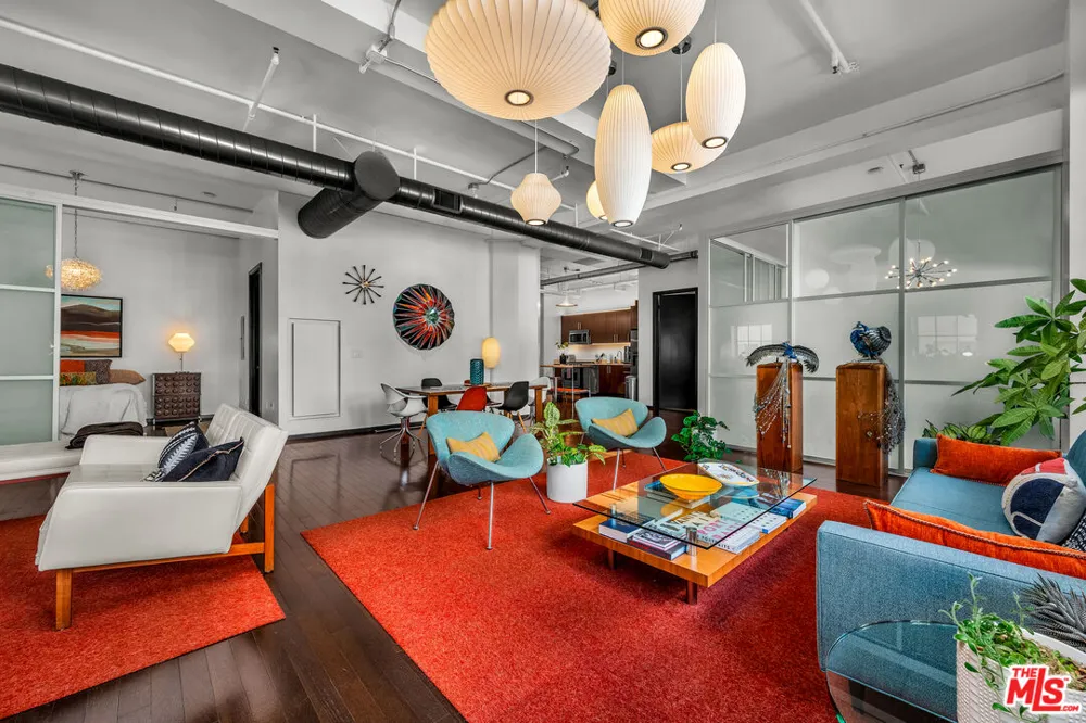 1645 Vine Street Los Angeles, CA 90028