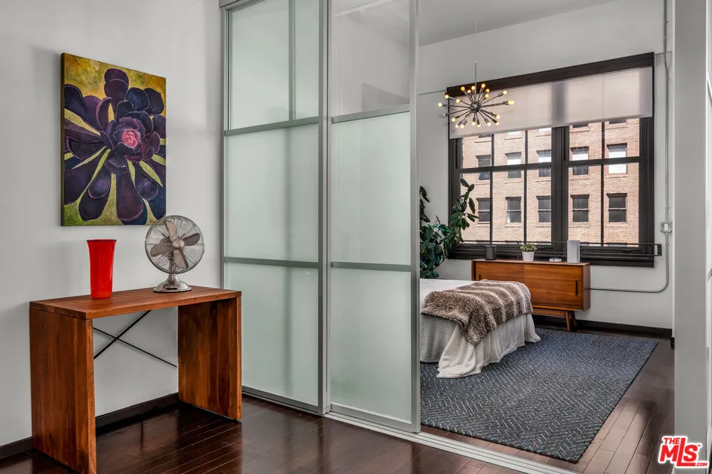 1645 Vine Street Los Angeles, CA 90028