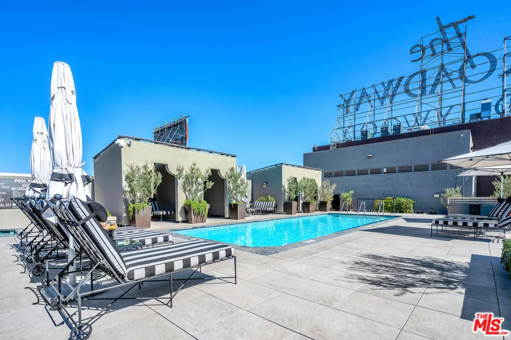 1645 Vine Street Los Angeles, CA 90028