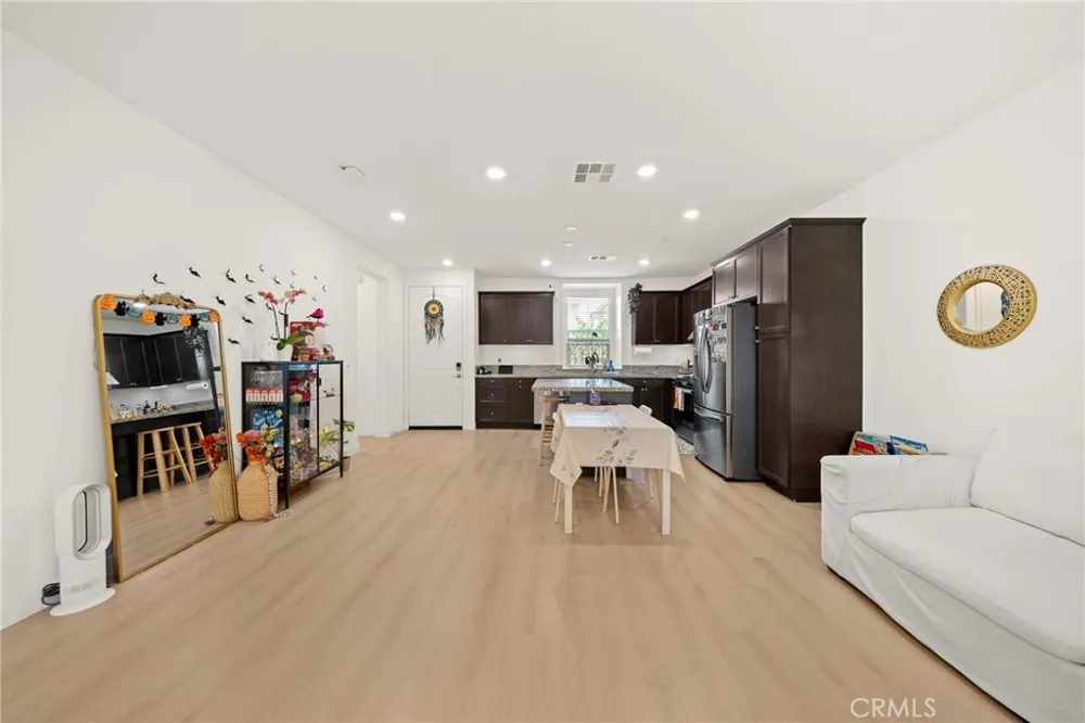 13931 Blossom Way Eastvale, CA 92880