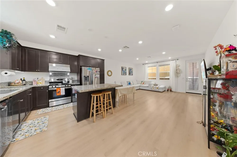 13931 Blossom Way Eastvale, CA 92880