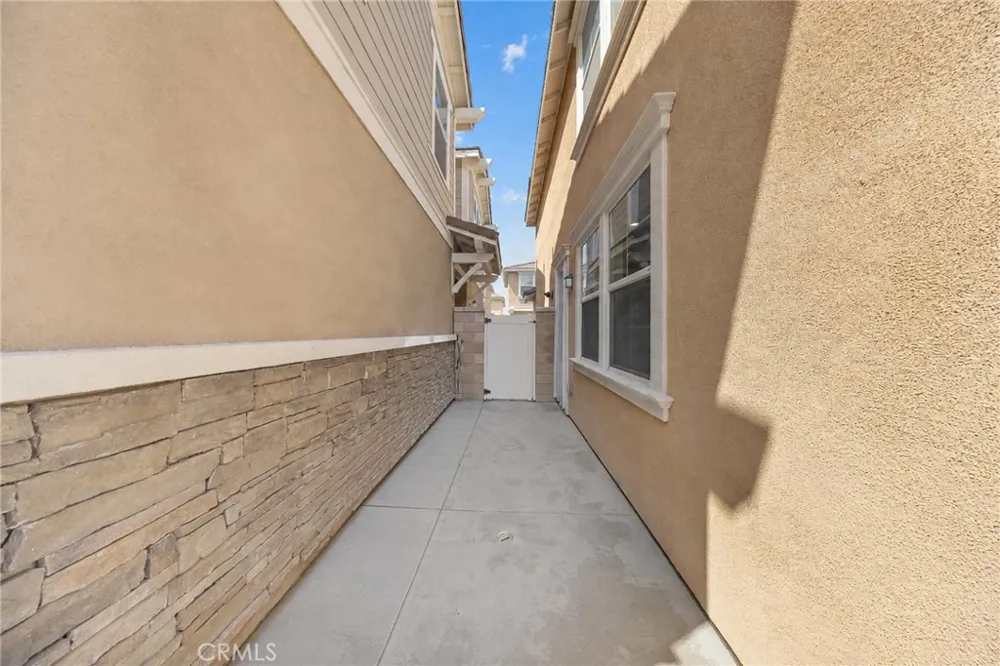 13931 Blossom Way Eastvale, CA 92880