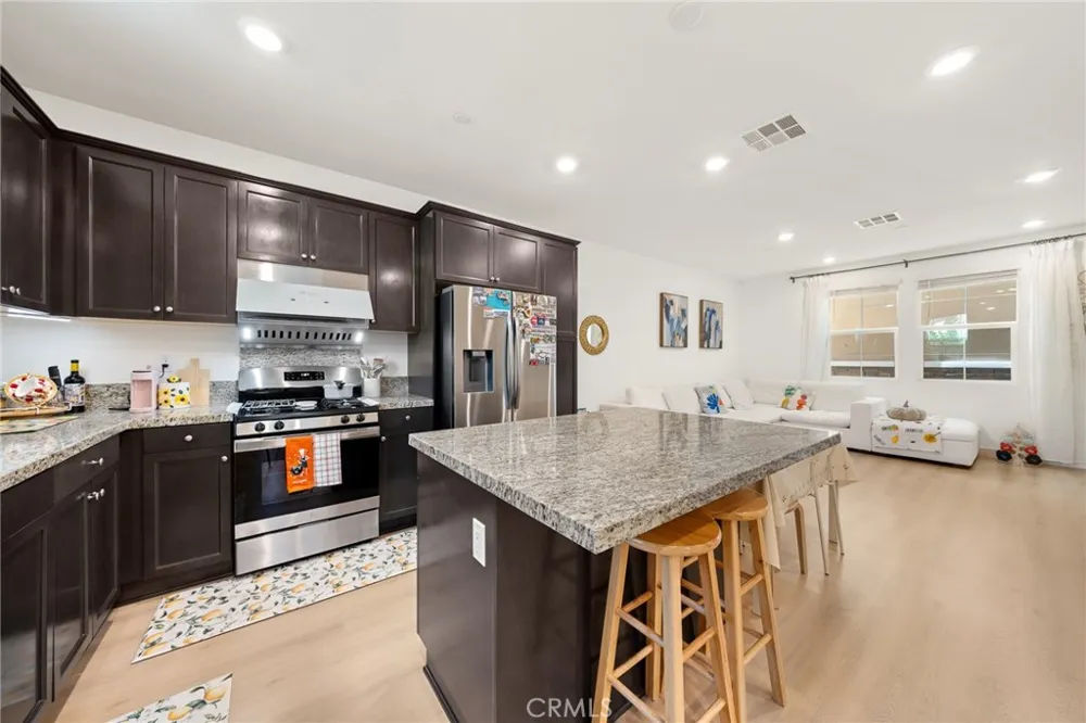 13931 Blossom Way Eastvale, CA 92880