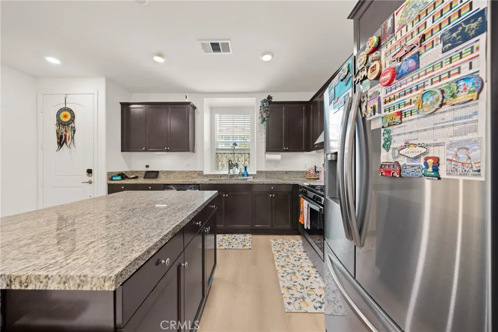 13931 Blossom Way Eastvale, CA 92880