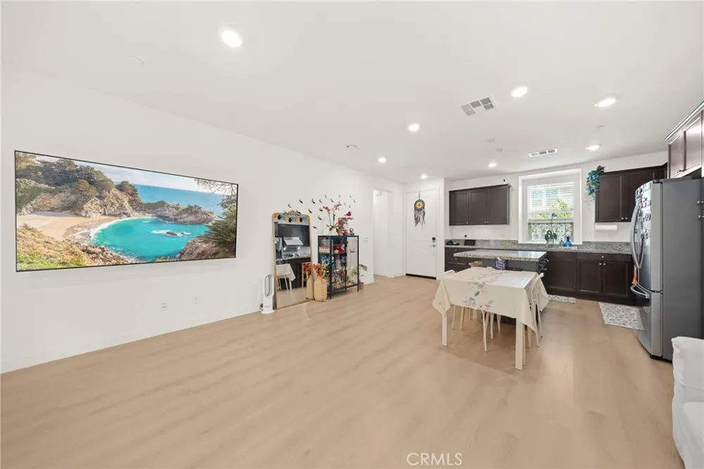 13931 Blossom Way Eastvale, CA 92880