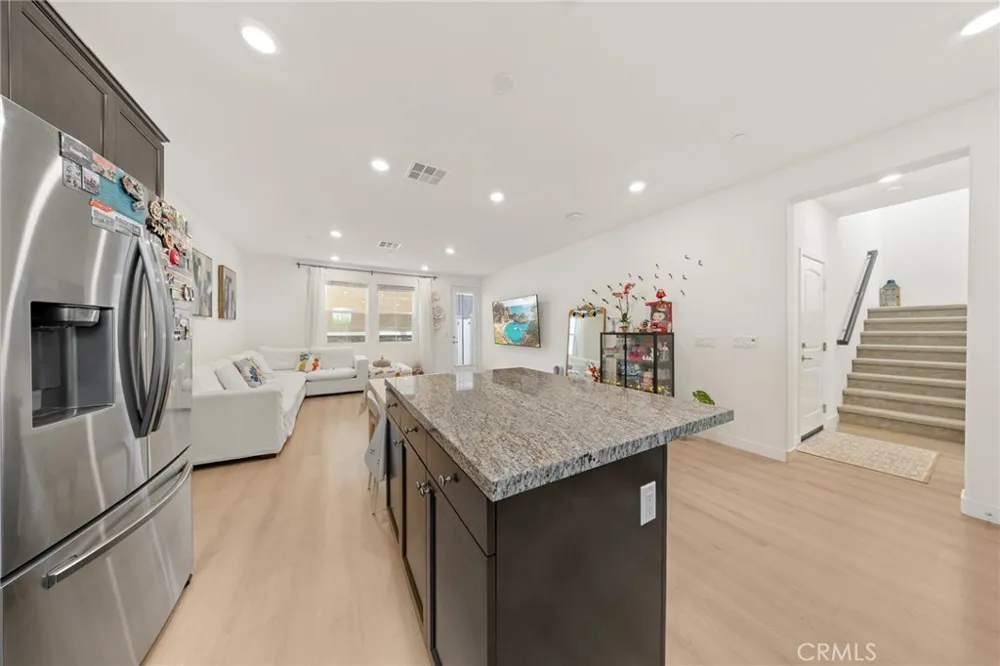 13931 Blossom Way Eastvale, CA 92880