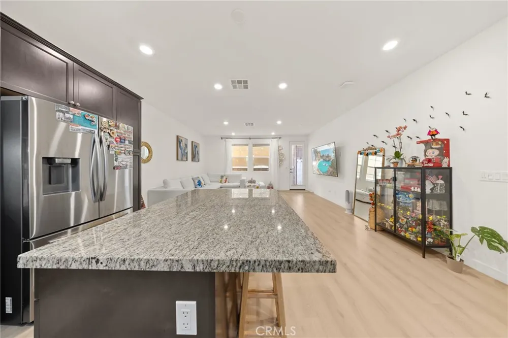 13931 Blossom Way Eastvale, CA 92880