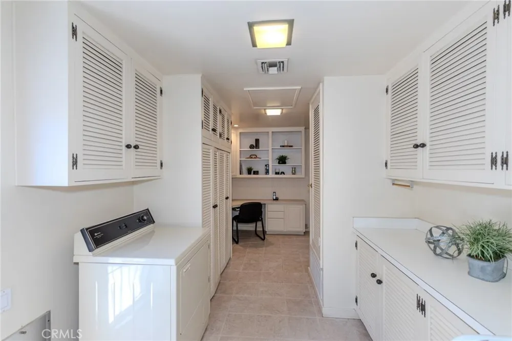 2326 Almira Avenue Fullerton, CA 92831