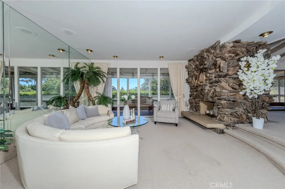 2326 Almira Avenue Fullerton, CA 92831