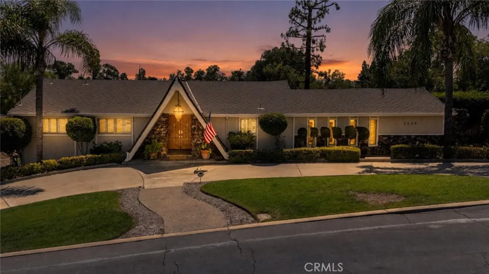 2326 Almira Avenue Fullerton, CA 92831