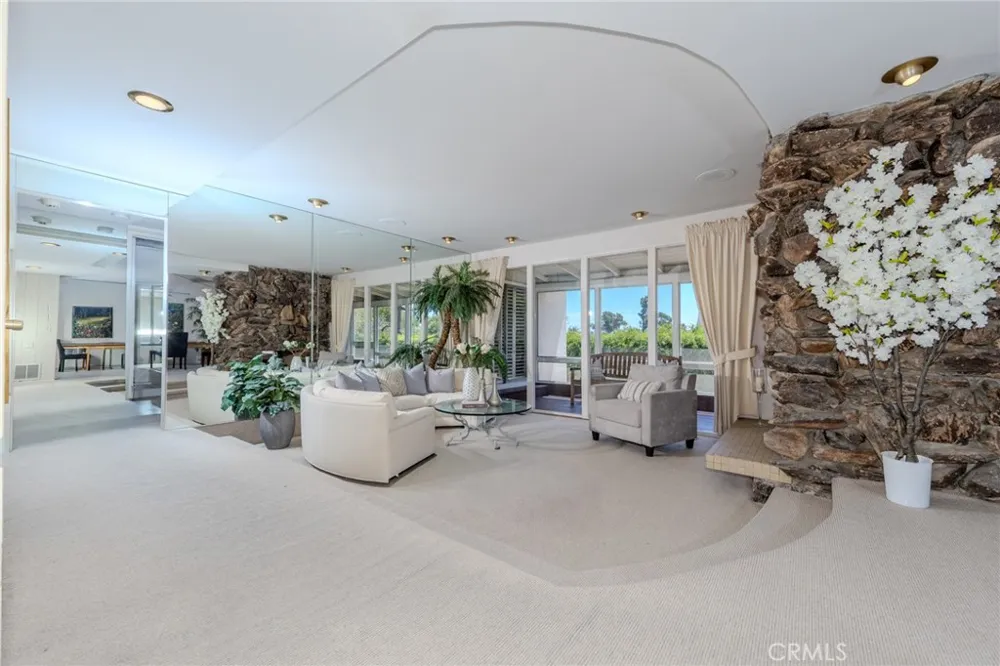 2326 Almira Avenue Fullerton, CA 92831