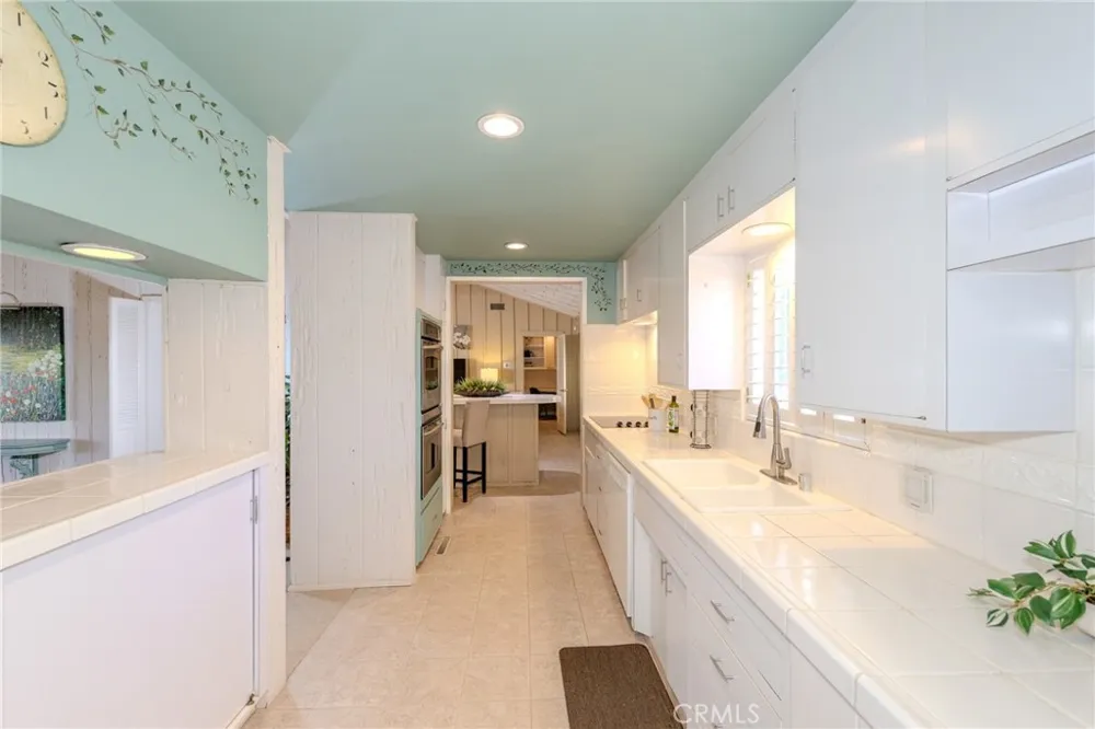 2326 Almira Avenue Fullerton, CA 92831