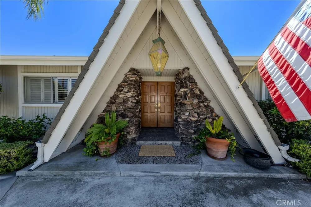 2326 Almira Avenue Fullerton, CA 92831