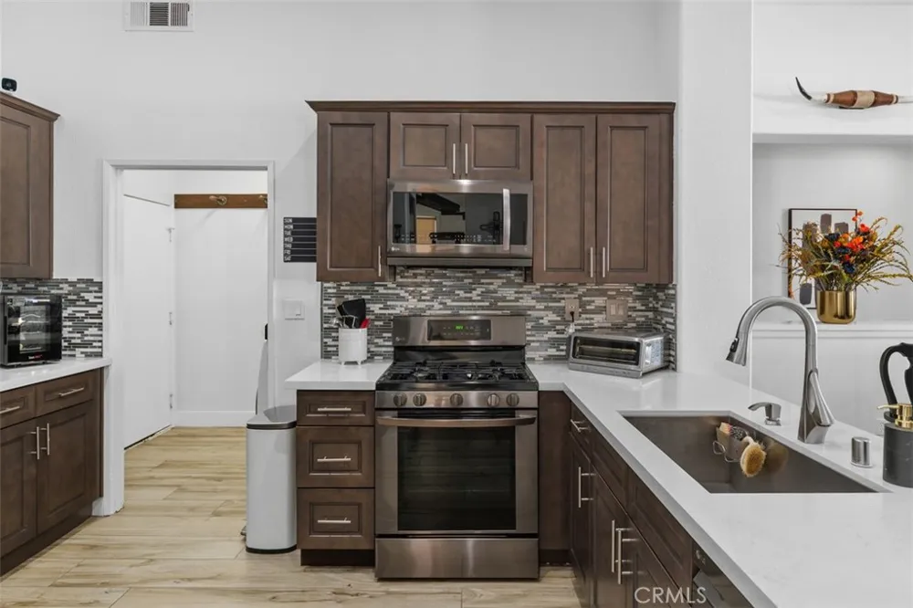 13810 Cheina Court Corona, CA 92883