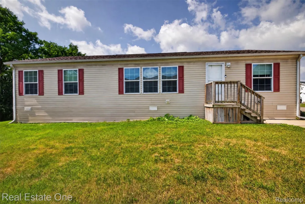 16047 Windsor Lane Holly Township, MI 48442