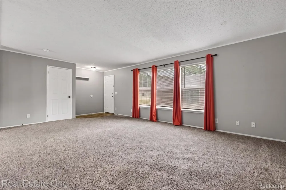 16047 Windsor Lane Holly Township, MI 48442