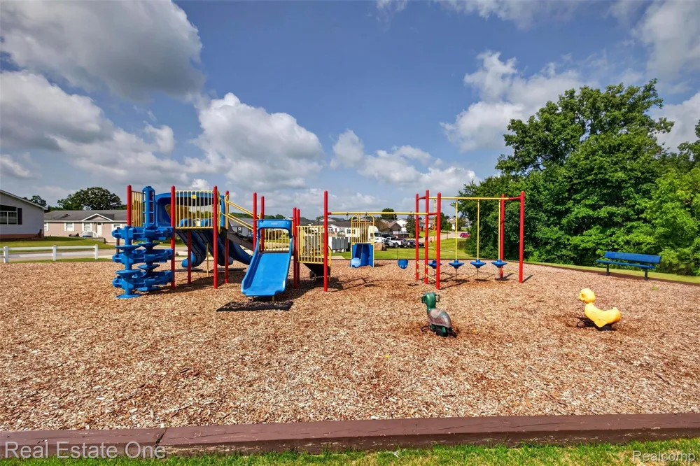 16047 Windsor Lane Holly Township, MI 48442
