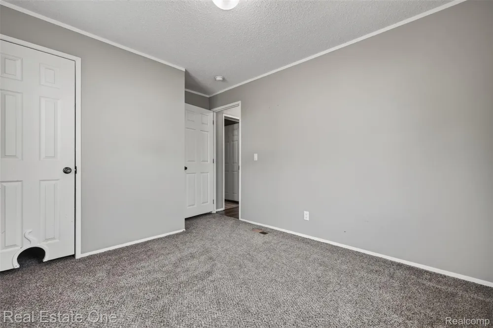 16047 Windsor Lane Holly Township, MI 48442