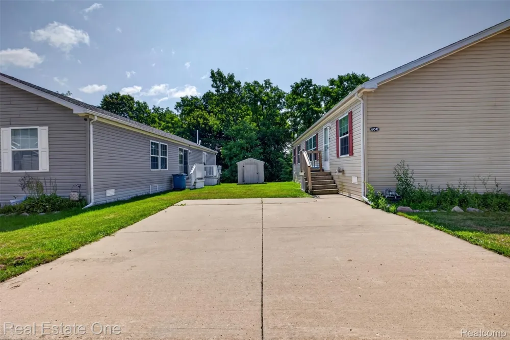 16047 Windsor Lane Holly Township, MI 48442