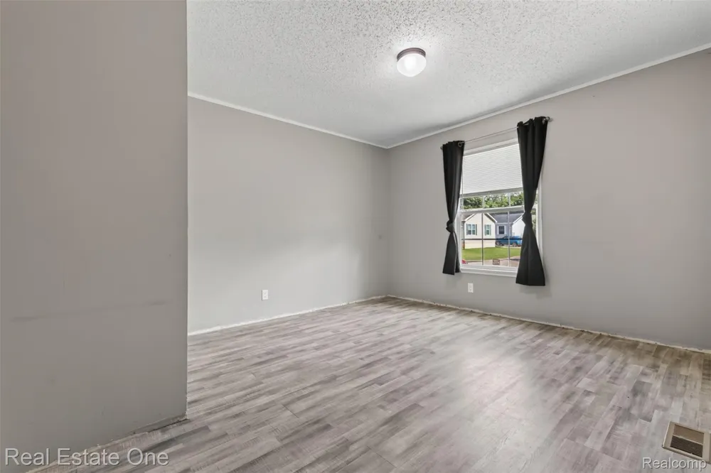 16047 Windsor Lane Holly Township, MI 48442