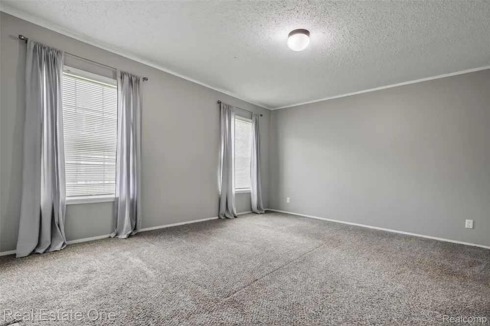 16047 Windsor Lane Holly Township, MI 48442