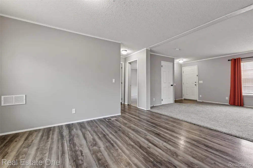 16047 Windsor Lane Holly Township, MI 48442