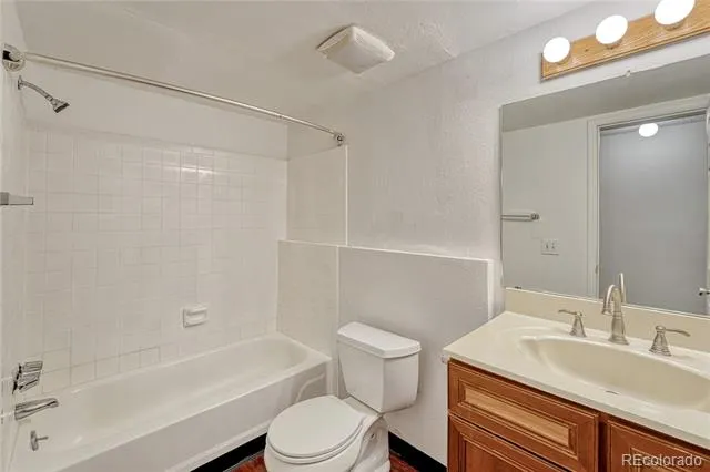 14896 E 2nd Avenue #110H Aurora, CO 80011