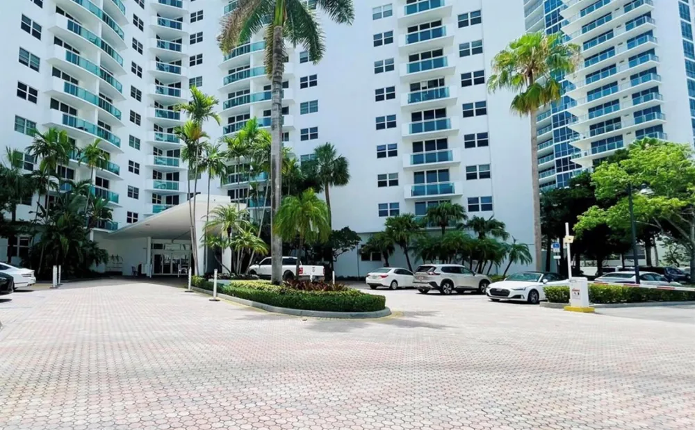 3001 S Ocean Drive Hollywood, FL 33019