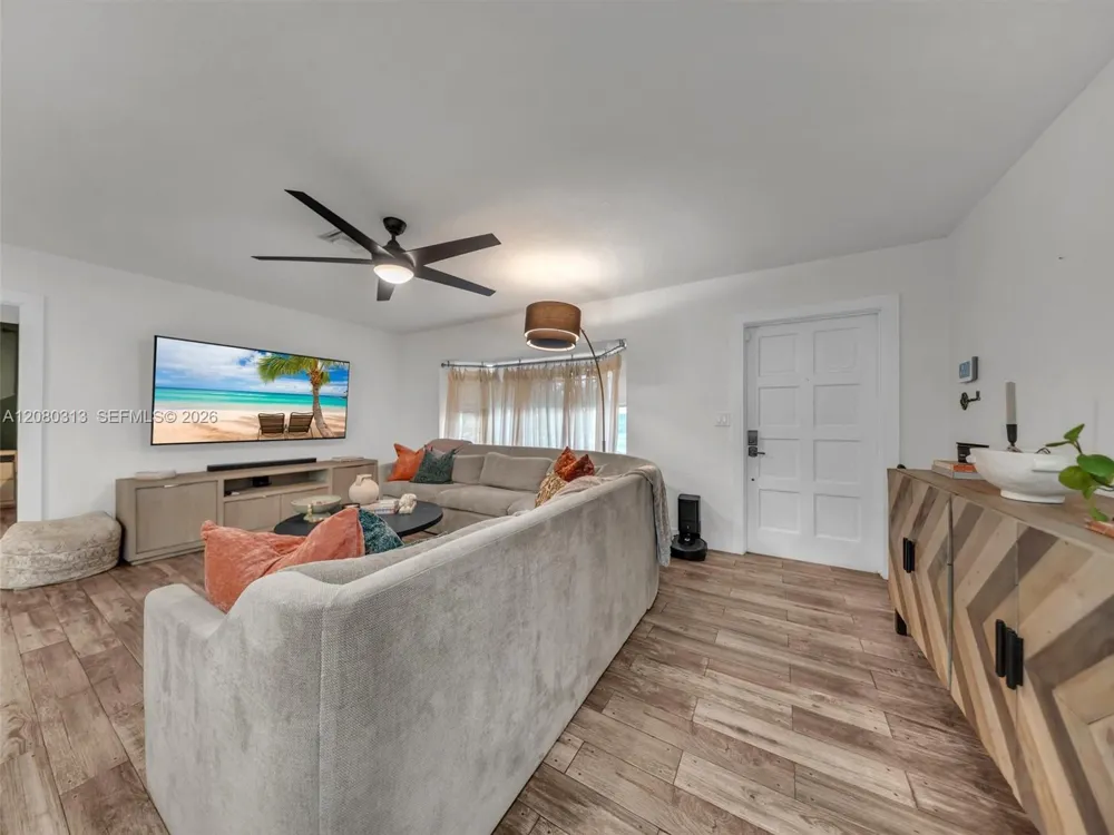 10305 NW 42nd Dr Coral Springs, FL 33065