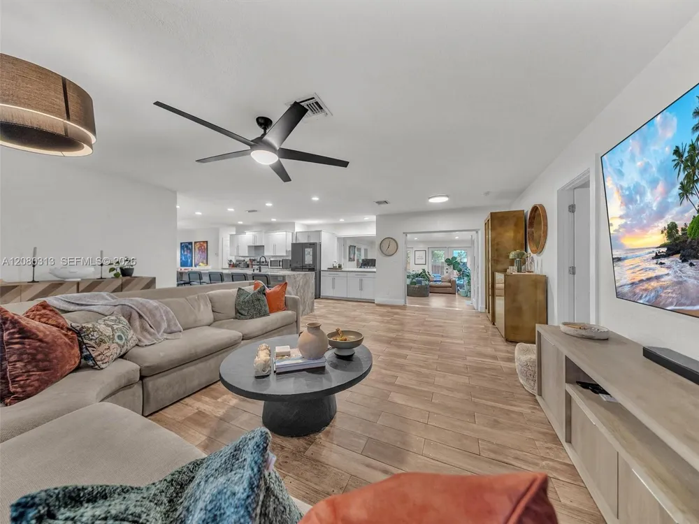 10305 NW 42nd Dr Coral Springs, FL 33065