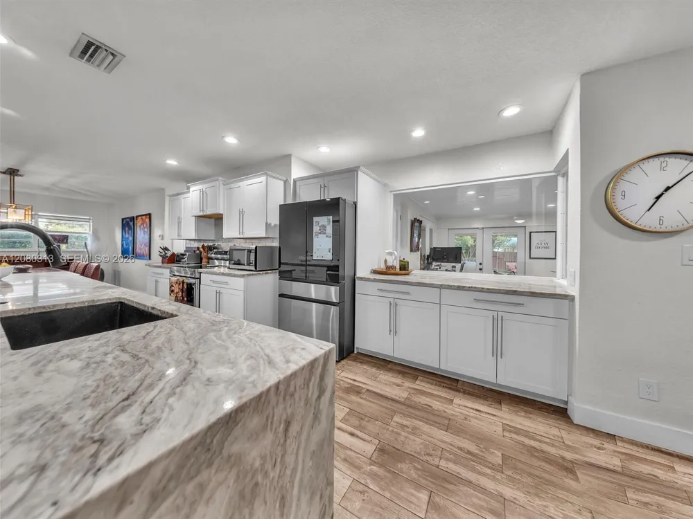 10305 NW 42nd Dr Coral Springs, FL 33065
