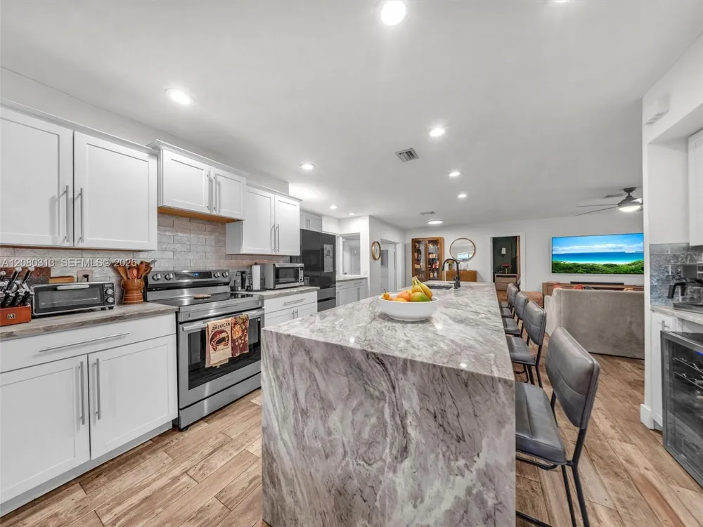 10305 NW 42nd Dr Coral Springs, FL 33065