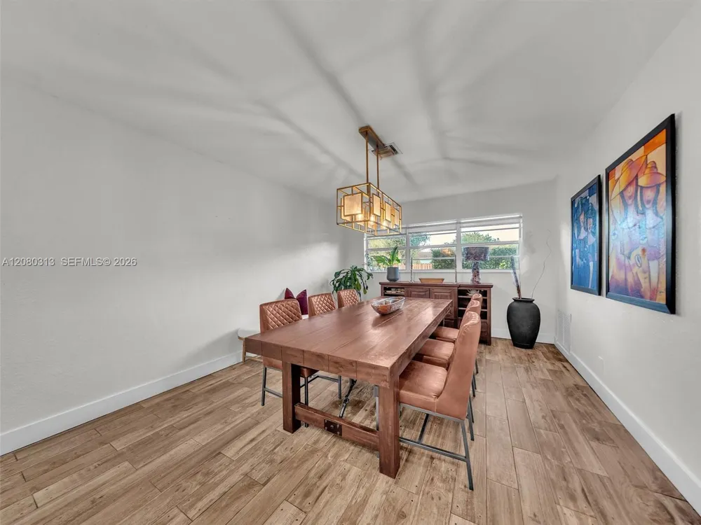 10305 NW 42nd Dr Coral Springs, FL 33065