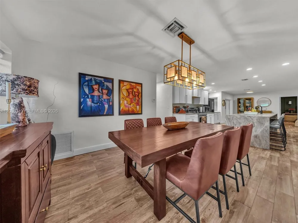 10305 NW 42nd Dr Coral Springs, FL 33065