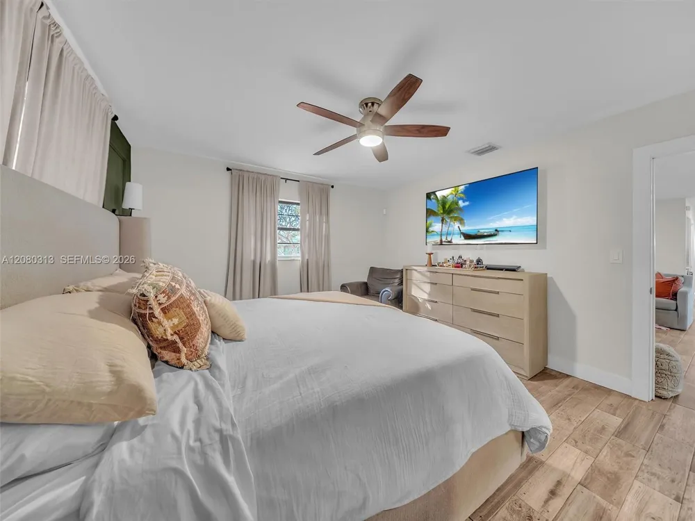 10305 NW 42nd Dr Coral Springs, FL 33065