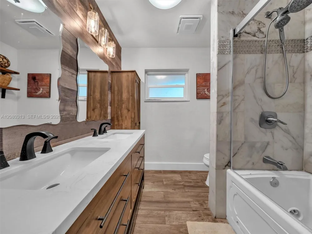 10305 NW 42nd Dr Coral Springs, FL 33065