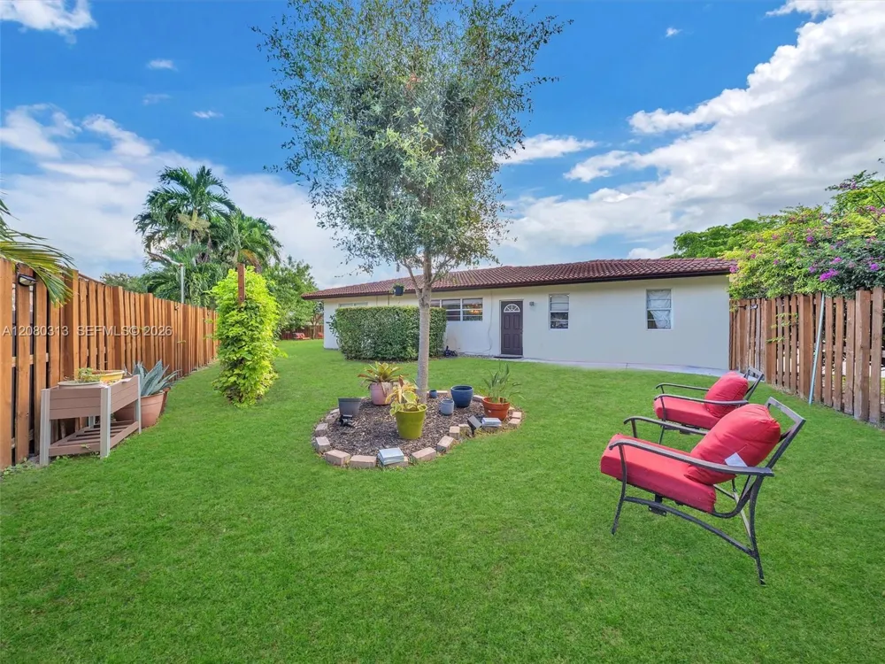 10305 NW 42nd Dr Coral Springs, FL 33065