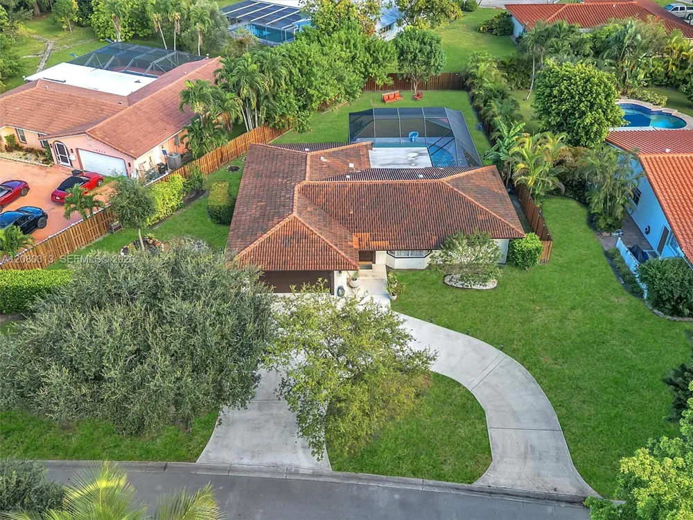 10305 NW 42nd Dr Coral Springs, FL 33065