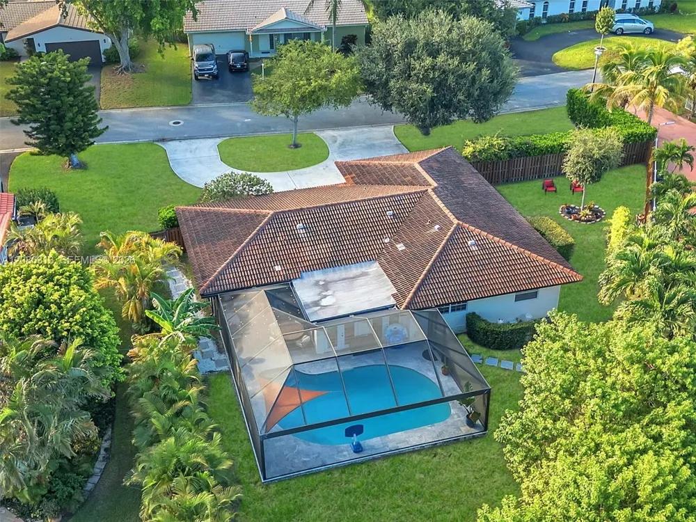 10305 NW 42nd Dr Coral Springs, FL 33065