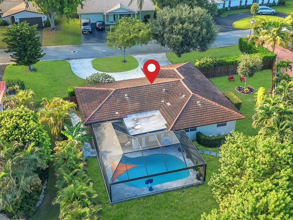 10305 NW 42nd Dr Coral Springs, FL 33065