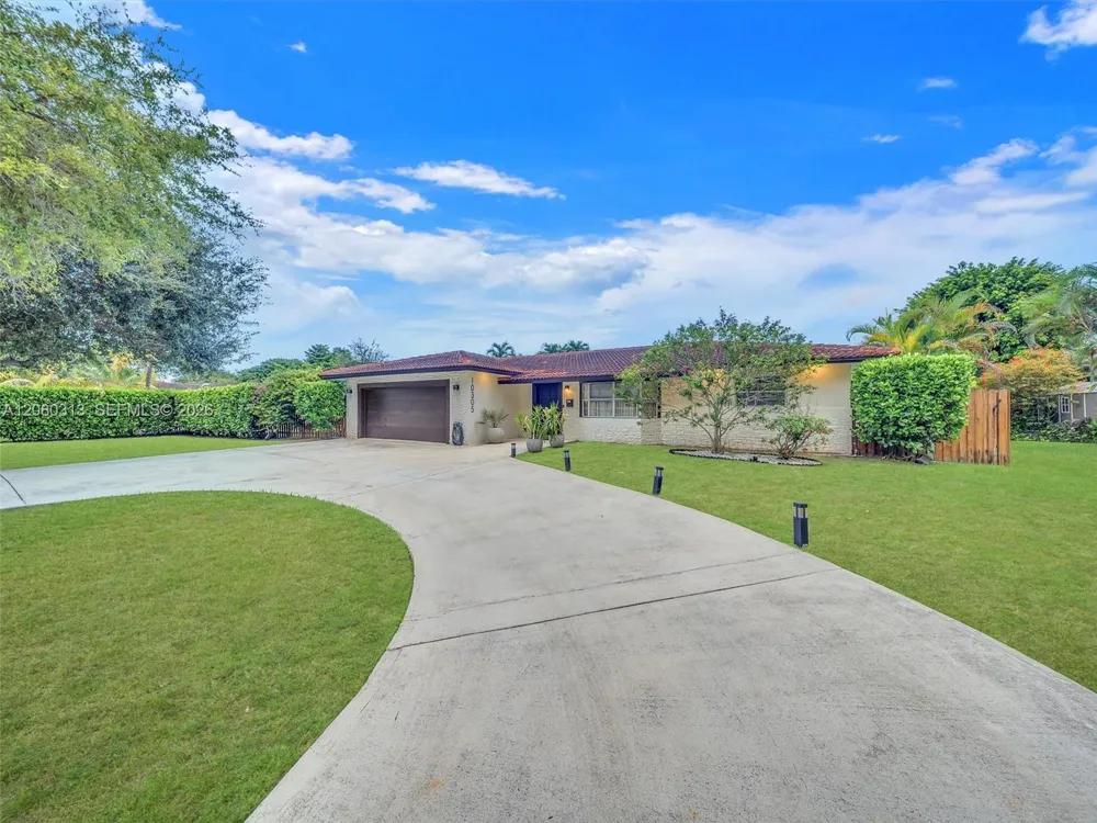 10305 NW 42nd Dr Coral Springs, FL 33065