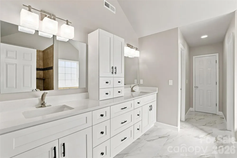 5909 Parkstone Drive Matthews, NC 28104