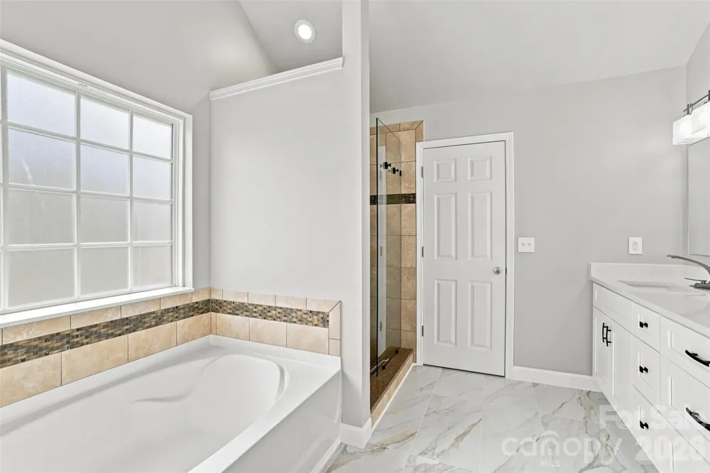 5909 Parkstone Drive Matthews, NC 28104