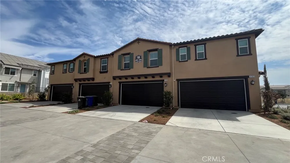 4285 E Carmel Privado Ontario, CA 91761