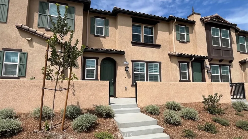 4285 E Carmel Privado Ontario, CA 91761