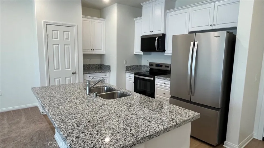 4285 E Carmel Privado Ontario, CA 91761
