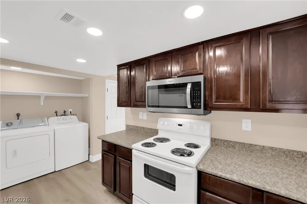 5386 River Glen Drive #349 Las Vegas, NV 89103